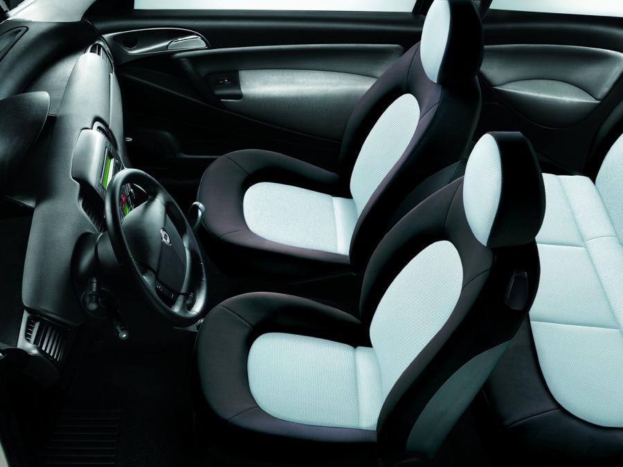  Lancia Ypsilon Limited Edition 2004 года  (фото 6 из 6)